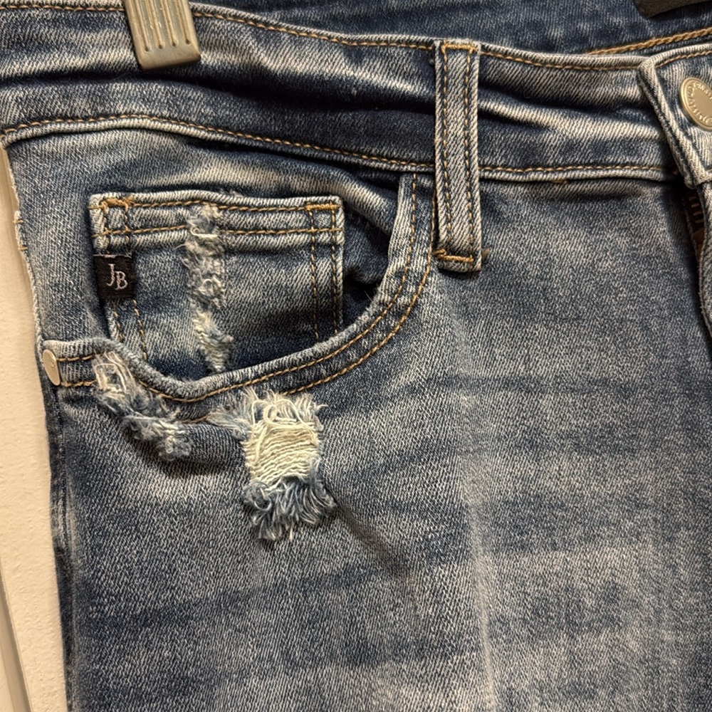 Judy Blue Boyfriend Fit Distressed 7/28. Good as new. - Picture 4 of 11
